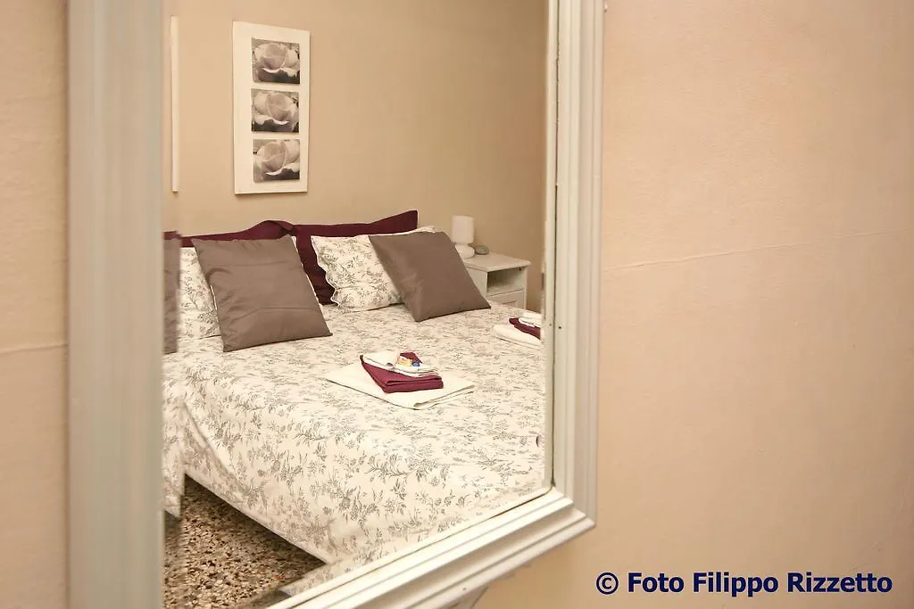 B&B Il Risveglio Luminoso 2*, Genoa Italy