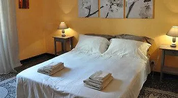 B&B Il Risveglio Luminoso 2*, Genoa Italy