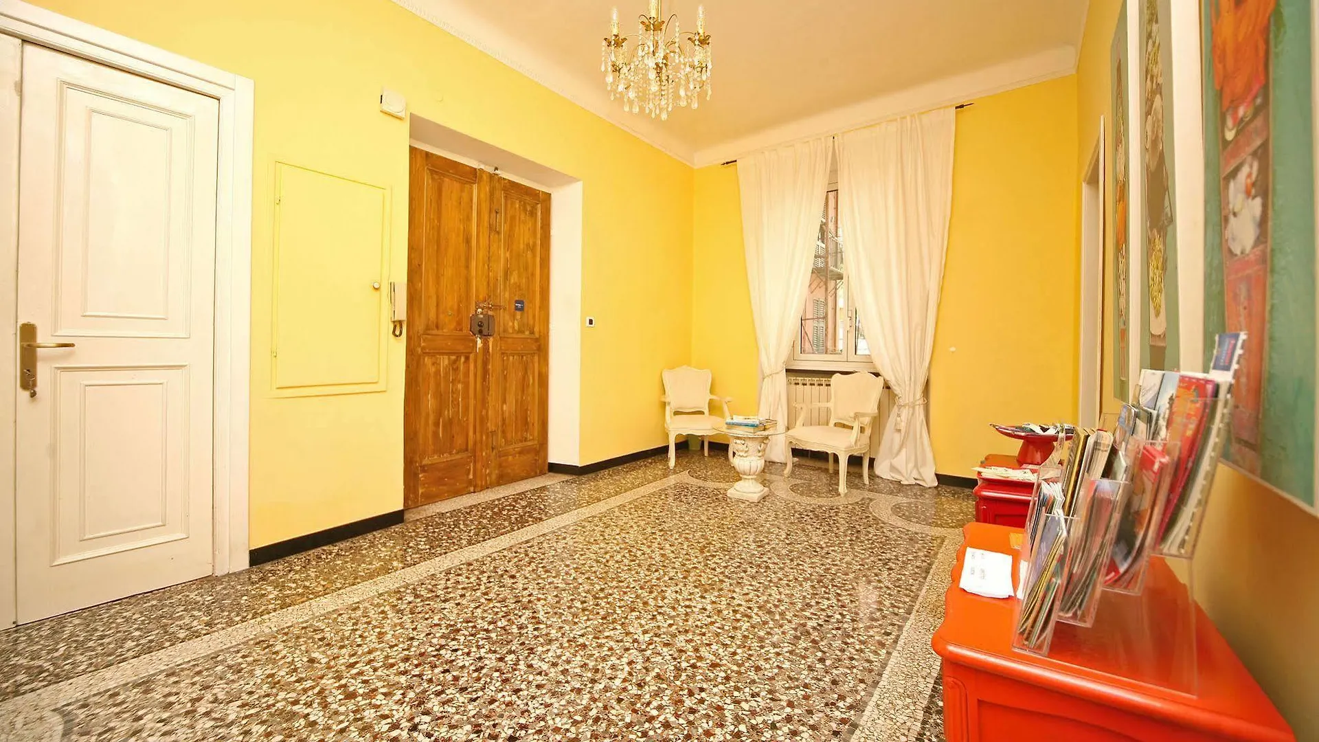 B&B Il Risveglio Luminoso 2*, Genoa Italy