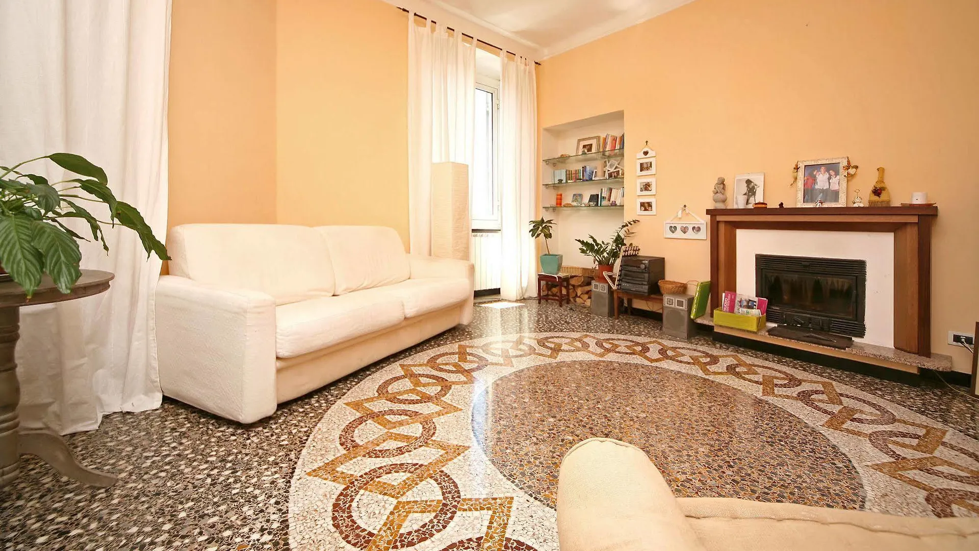 B&B Il Risveglio Luminoso 2*, Genoa
